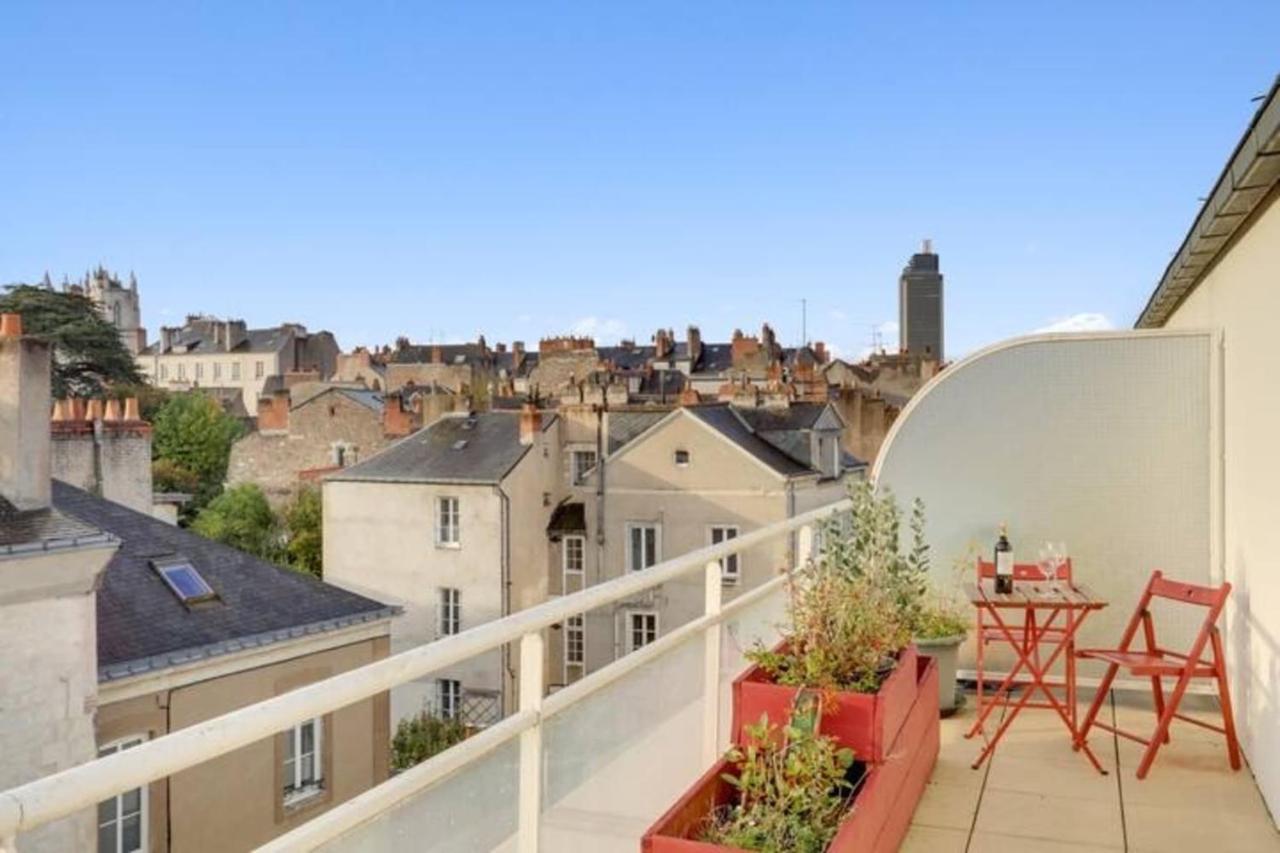Bright Apartment With Large Terrace Nantes Bagian luar foto