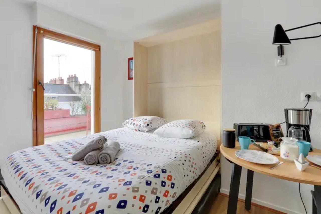 Bright Apartment With Large Terrace Nantes Bagian luar foto