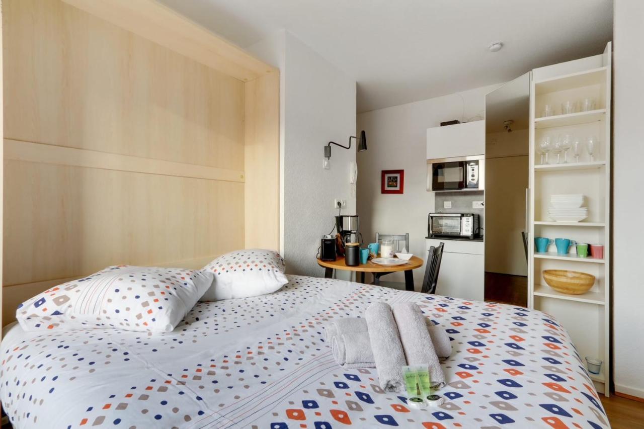 Bright Apartment With Large Terrace Nantes Bagian luar foto